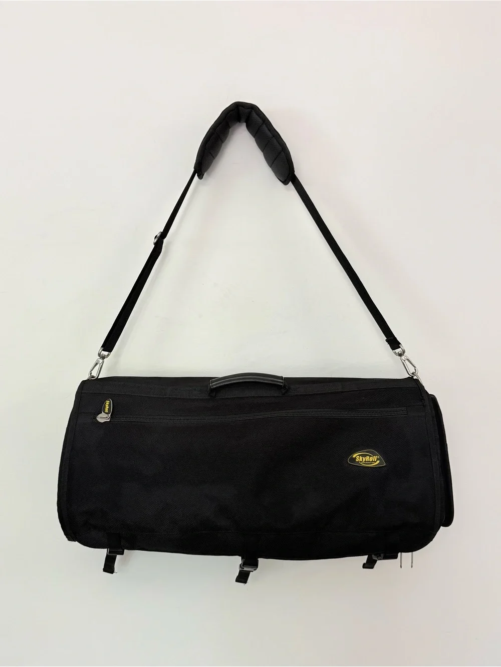 SkyRoll Garment Bag Roll Up Carry On Travel Luggage Black Shoulder Strap 23” EUC